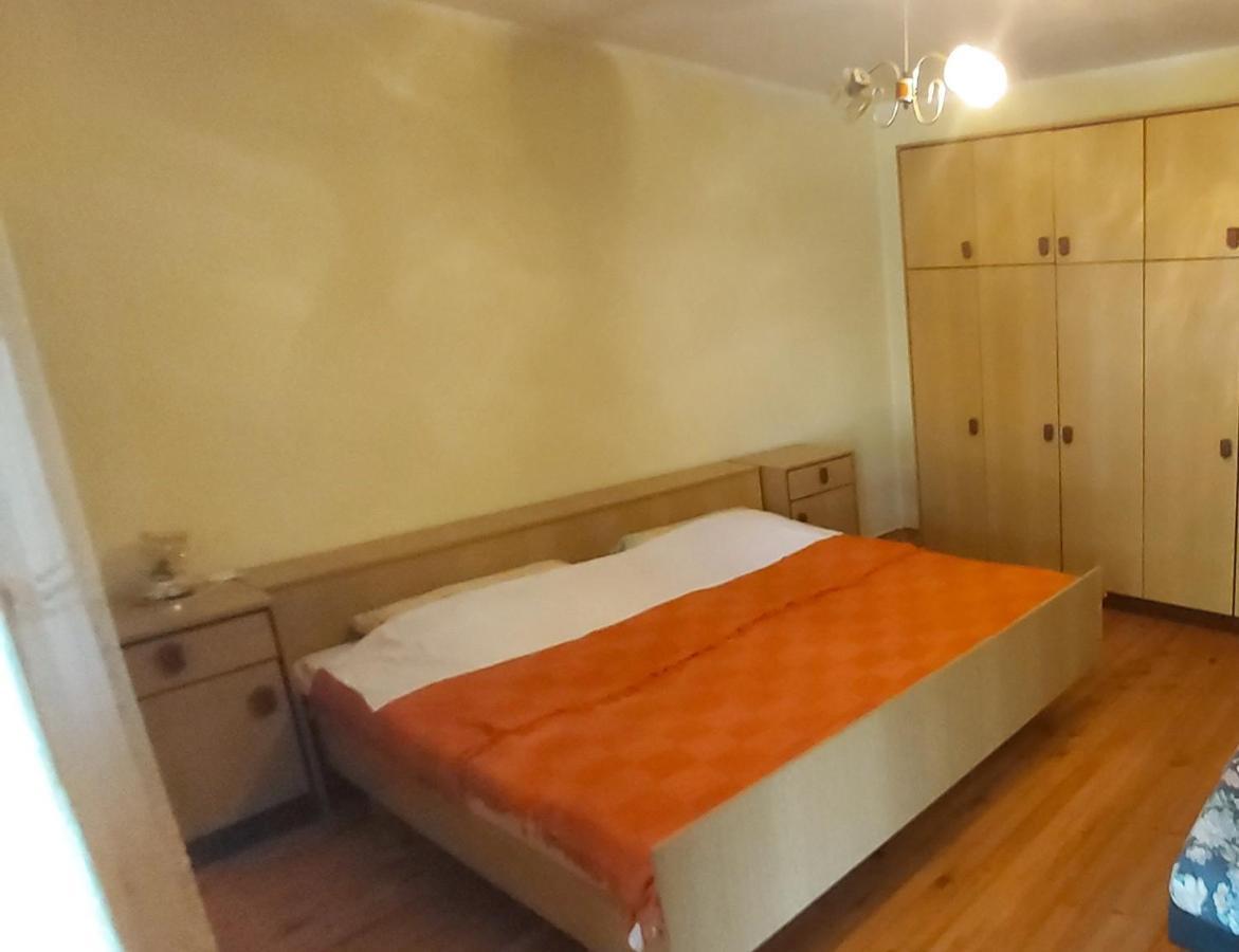 Apartmani Ana Karlobag Exteriör bild