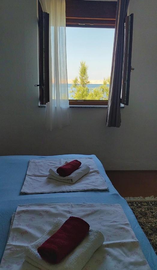 Apartmani Ana Karlobag Exteriör bild