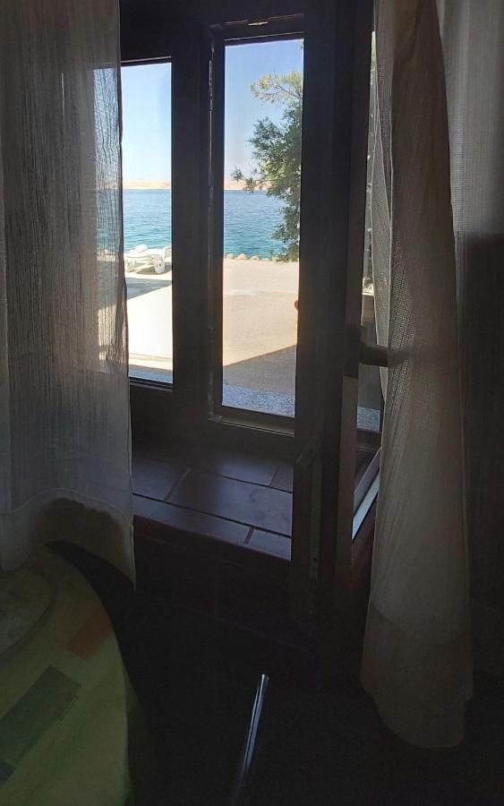Apartmani Ana Karlobag Exteriör bild