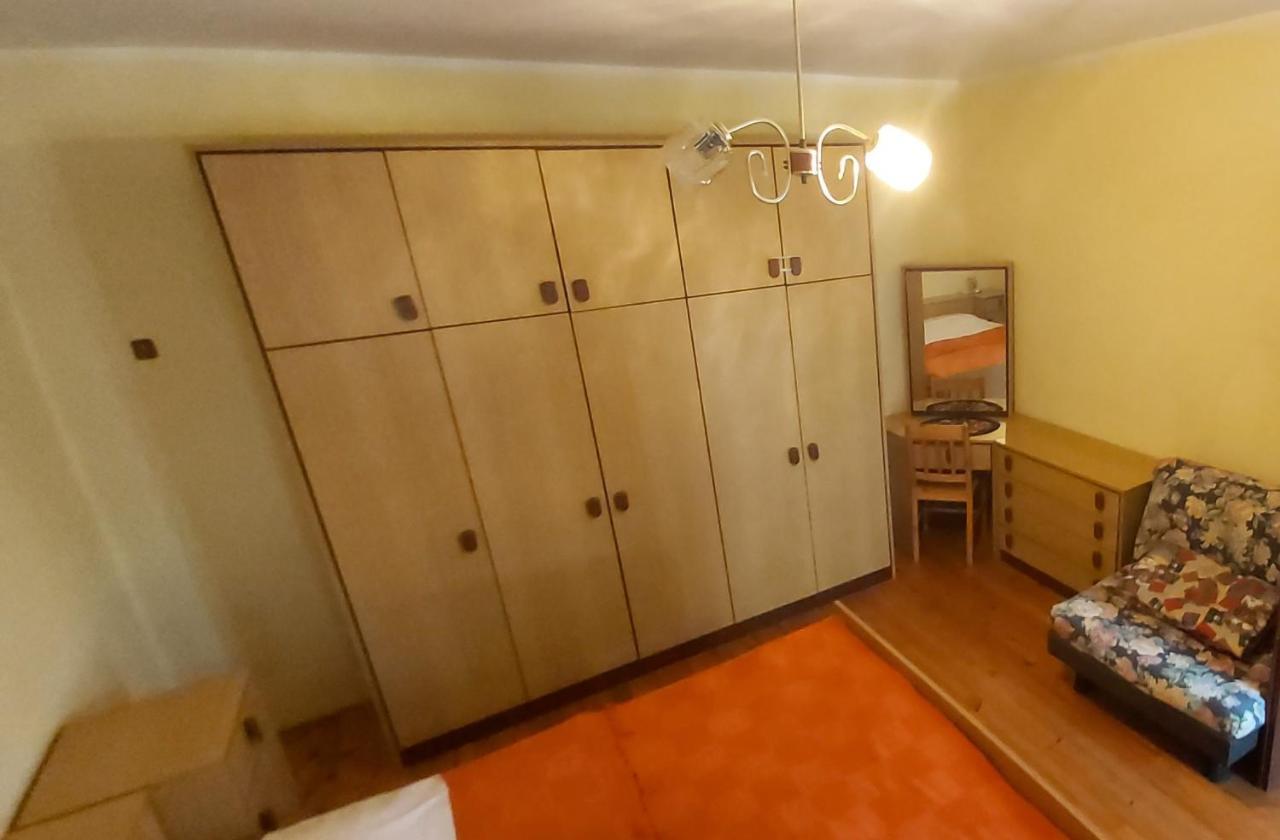 Apartmani Ana Karlobag Exteriör bild