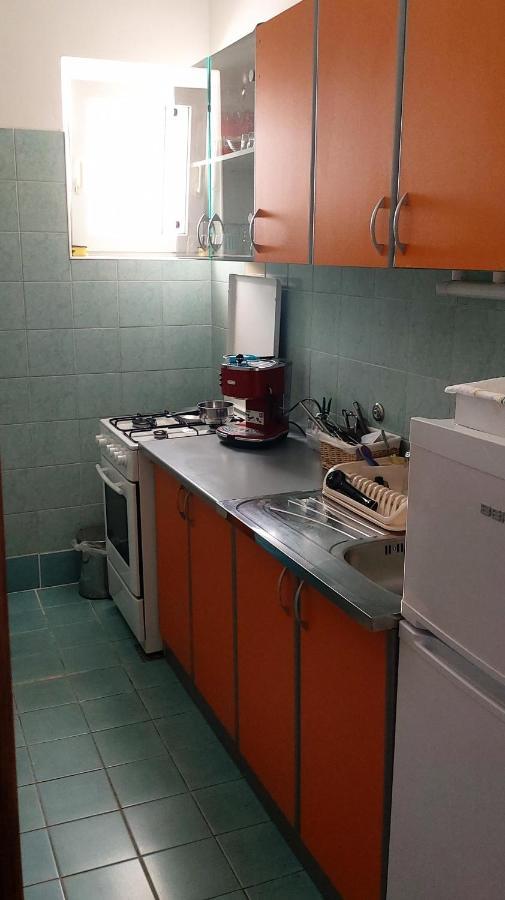Apartmani Ana Karlobag Exteriör bild